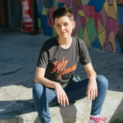 Dyke Drama Tee -Cheap Band Tees Vinyl Store dykedrama 0001 model1 pic2