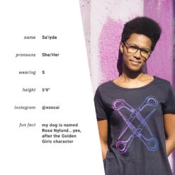 Basic Scissoring Vintage Tee 8 Basic Scissoring Vintage Tee -Cheap Band Tees Vinyl Store gradientscissoring 0000 model1 bio